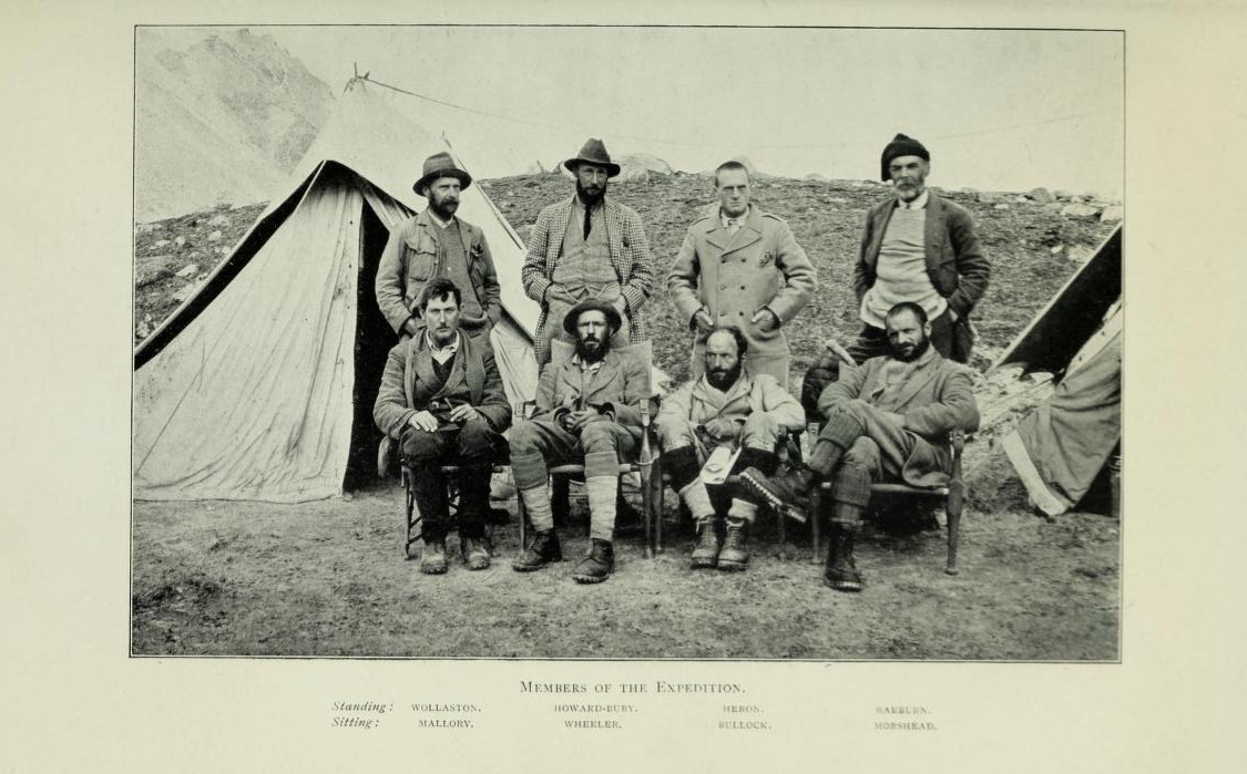 alpine expedition (foto: Book author Charles Howard-Bury (15 August 1881 – 20 September 1963), photographer Alexander Frederick Richmond “Sandy”  / Public domain, Wikimedia Commons)
